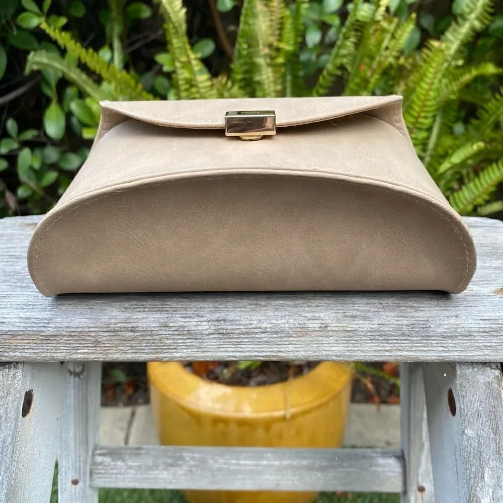Chloe Light Tan Suede Soft-Shell Sunglasses/Glasses Case. EUC Designer Luxury